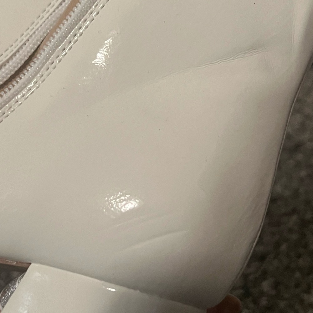 JOURNEE Haylinn Vegan Leather Booties - Picture 4 of 5